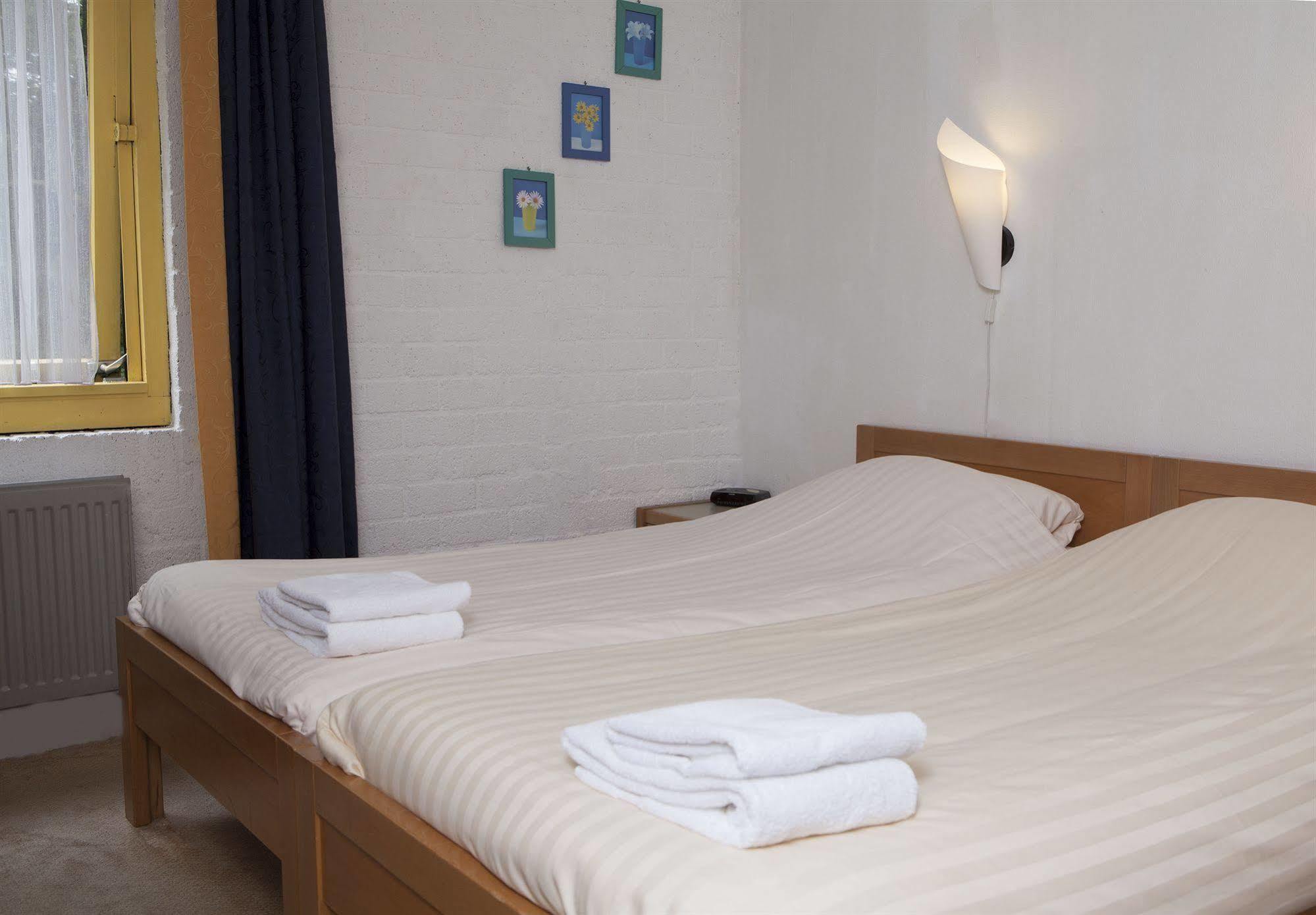 Hotel Restaurant 'De Oorsprong' Sint Nicolaasga Dış mekan fotoğraf